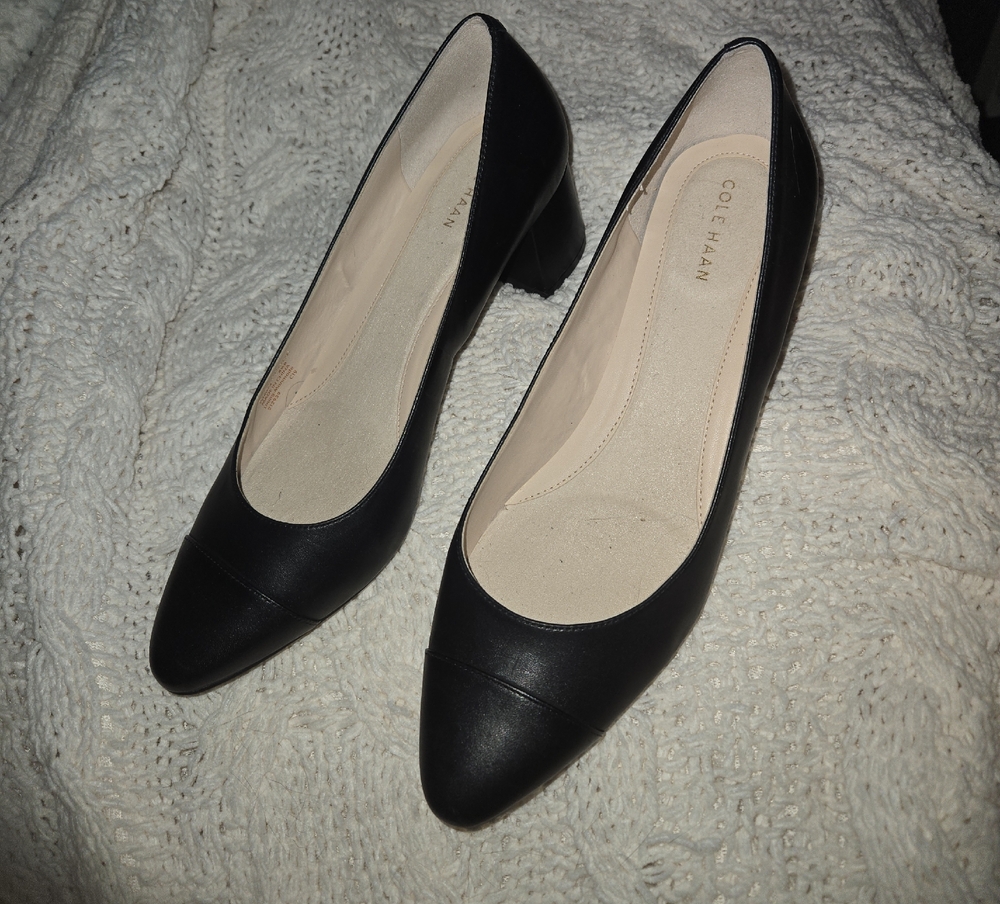 Cole Hann Size 8.5 B The Go To Block Heel - Black Cap Toe